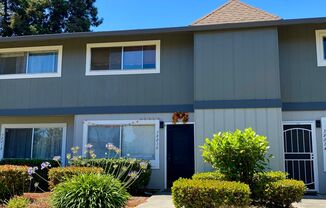 COMING SOON! $2790 - GORGEOUS 2 BEDROOM TOWNHOUSE IN PARKMONT AREA OF CENTRAL FREMONT