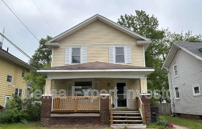 2711 THOMPSON AVE