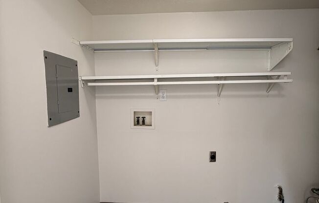 2 beds, 1 bath, 796 sqft, $1,005, Unit 804