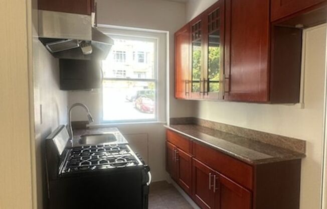 2 beds, 1 bath, $3,750