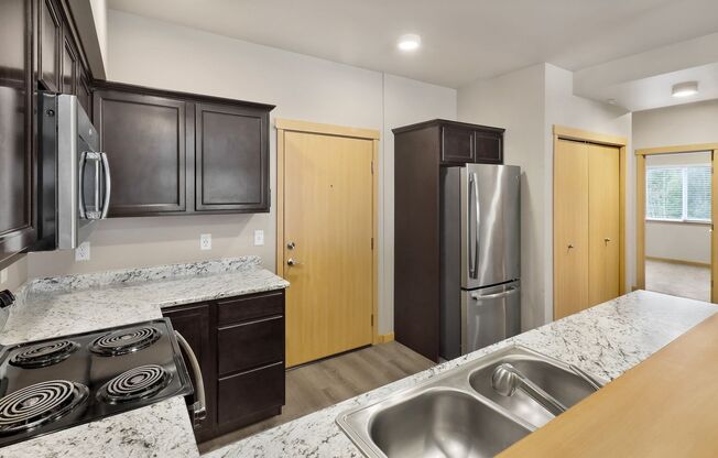 3 beds, 2 baths, 1,021 sqft, $2,295, Unit 541-104