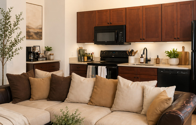 3 beds, 1 bath, $2,600, Unit 424