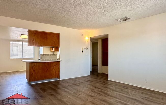 2 beds, 1 bath, 900 sqft, $950, Unit #C