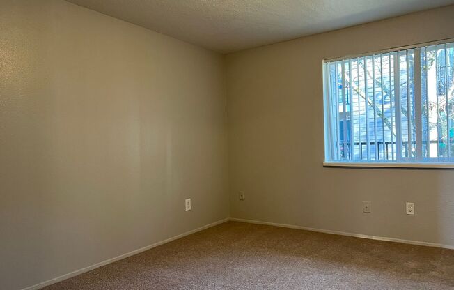 POINTE WEST APTS