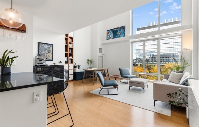 2 beds, 1.5 baths, 1,056 sqft, $4,200, Unit 520