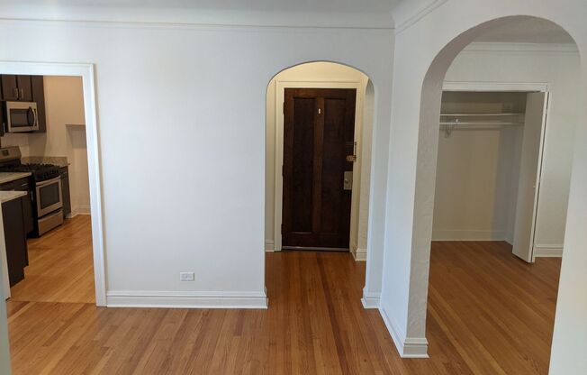 3319-21 W Catalpa