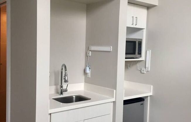 Studio, 1 bath, 143 sqft, $850, Unit O5