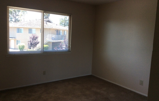 2 beds, 1 bath, $3,450, Unit # 4