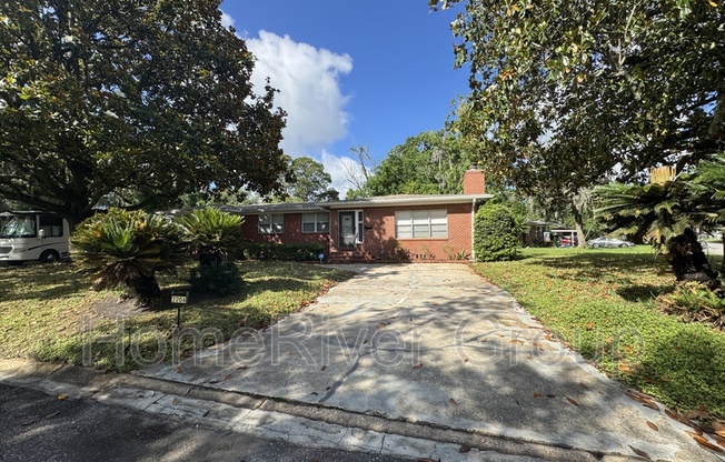 2204 TEGNER DR