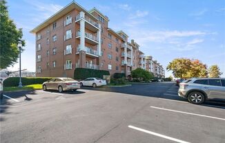 2 beds, 2.5 baths, $2,825, Unit # 205