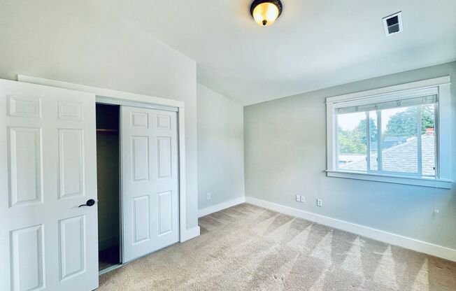 5 beds, 3.5 baths, $3,900
