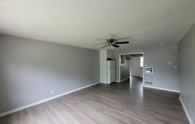 3 beds, 1 bath, $1,095, Unit 6004