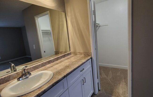 2 beds, 1.5 baths, 840 sqft, $2,395, Unit 656 - 142
