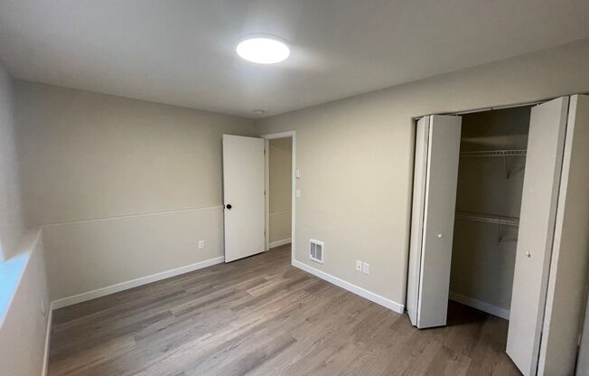 2 beds, 1 bath, 990 sqft, $1,400, Unit 2