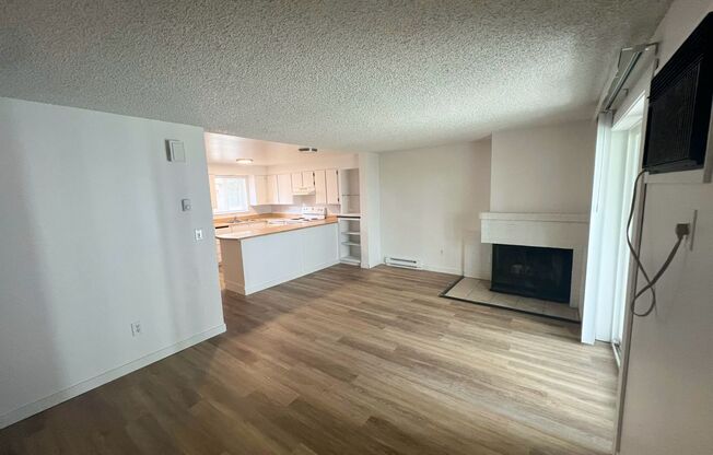 2 beds, 1 bath, 780 sqft, $1,195, Unit 38