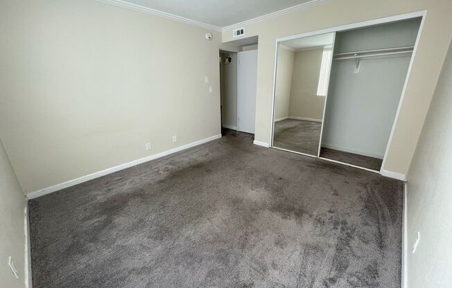 3 beds, 2 baths, $3,295, Unit 201