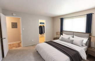 2 beds, 1 bath, $1,695, Unit 44