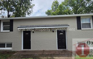 2 bedroom, 1 bath duplex in Riverside, MO!