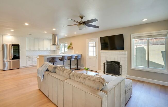 3901 W Compton Ave, Orange: Spacious 3 Bed 2 Bath House Near Disneyland!