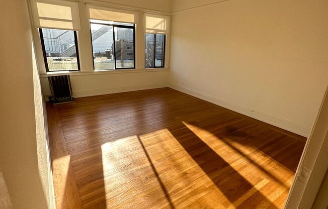 2395 Francisco Street (970r)