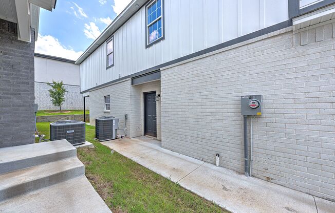 1st Month FREE!! with Signed Lease New 3/3.5, Balcony and 2 car garage - Pre-leasing For August 1st move in !!!