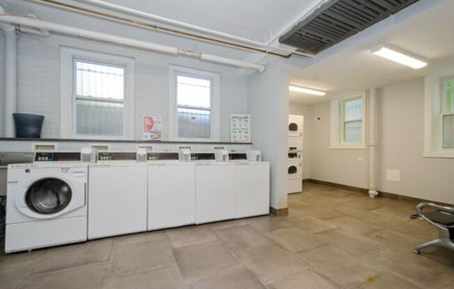 Studio, 1 bath, 313 sqft, $1,350, Unit 310
