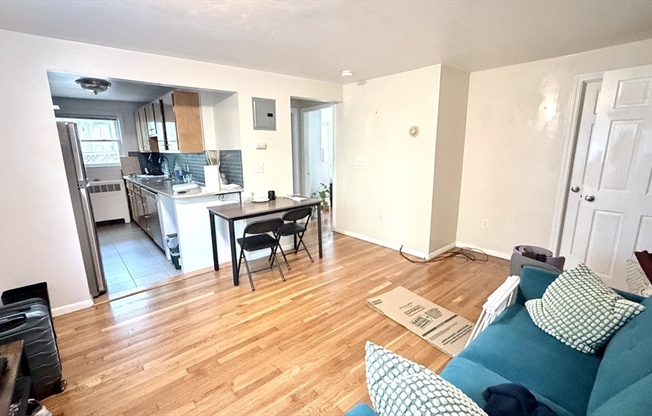 8 KENWOOD ST