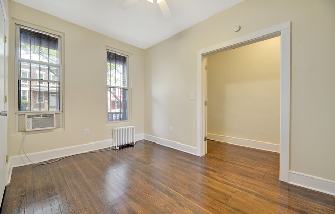618 COLUMBIA RD NW