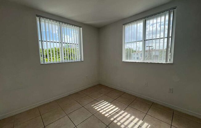 3 beds, 2 baths, 1,079 sqft, $3,200, Unit 13780-301