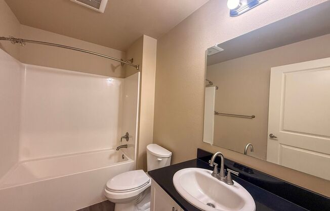 1 bed, 1 bath, 707 sqft, $1,550, Unit 406