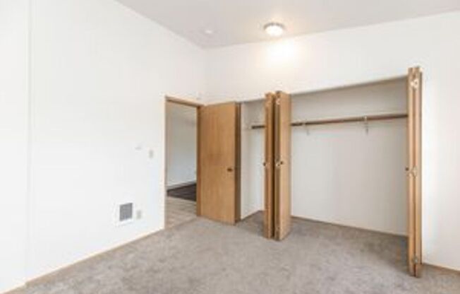 1 bed, 1 bath, 676 sqft, $1,300, Unit 407