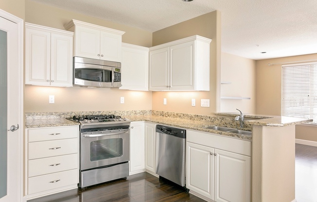 3 Bedroom 2.5 Bathroom Townhome in the Heart of Bethany Village!