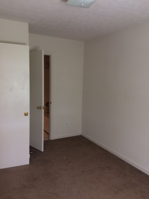 2 beds, 2 baths, 900 sqft, $800