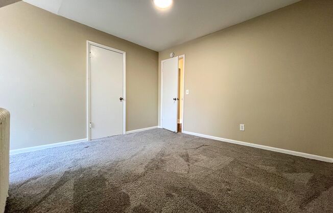 2 beds, 1 bath, $1,495, Unit 5