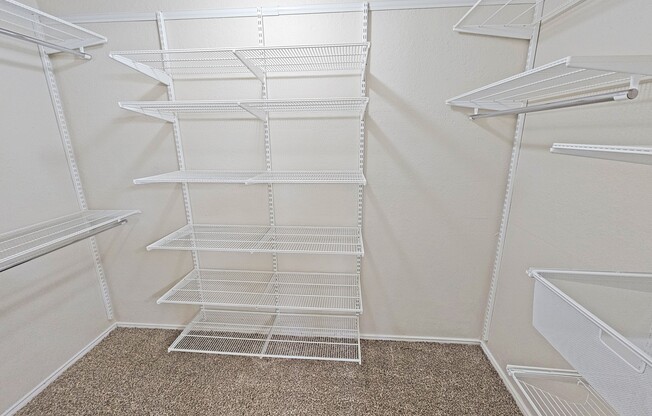 2 beds, 1 bath, 1,062 sqft, $2,395