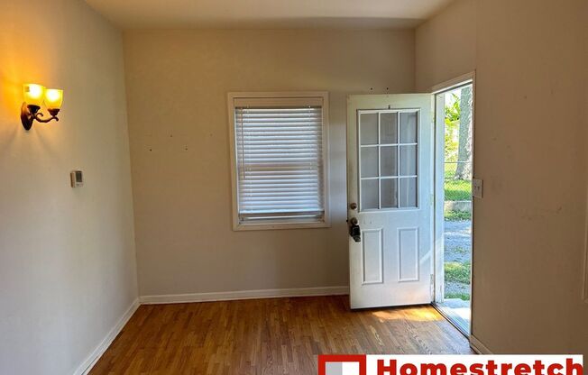 2 beds, 1 bath, $1,595