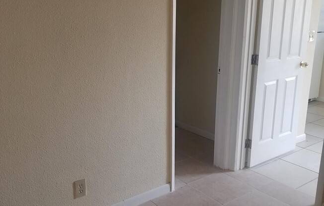 1 bed, 1 bath, 600 sqft, $1,400, Unit 7