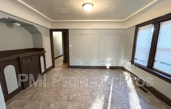 3112 N 38 ST