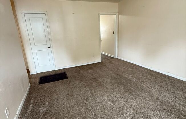 Charming 2-Bedroom Apartment in SE Wichita Neighborhood