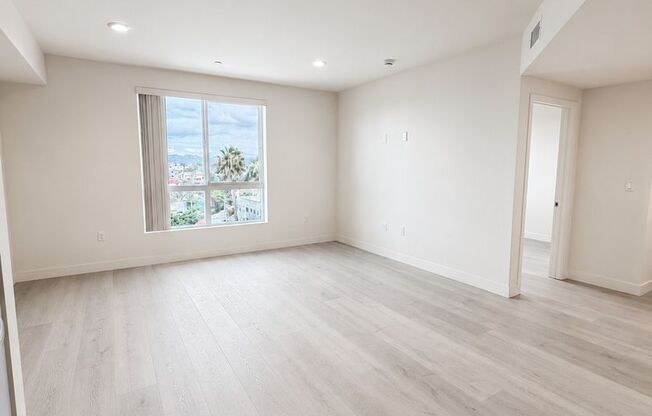2 beds, 2 baths, 792 sqft, $2,795, Unit T206