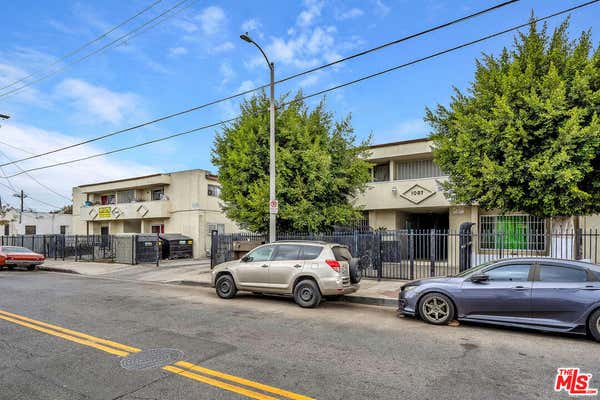 1087 W 39 ST
