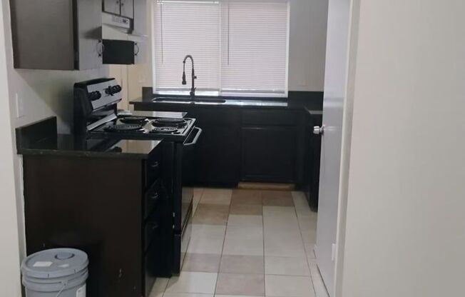 Beautiful 3 Bedroom 2 Bathroom in Garland!