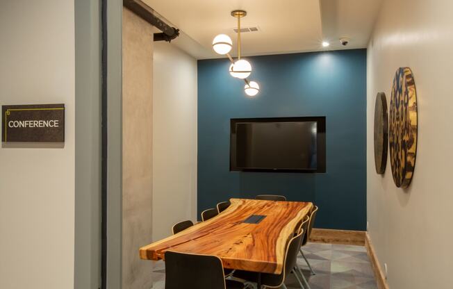 Communal Work Space at 511 Meeting, Charleston
