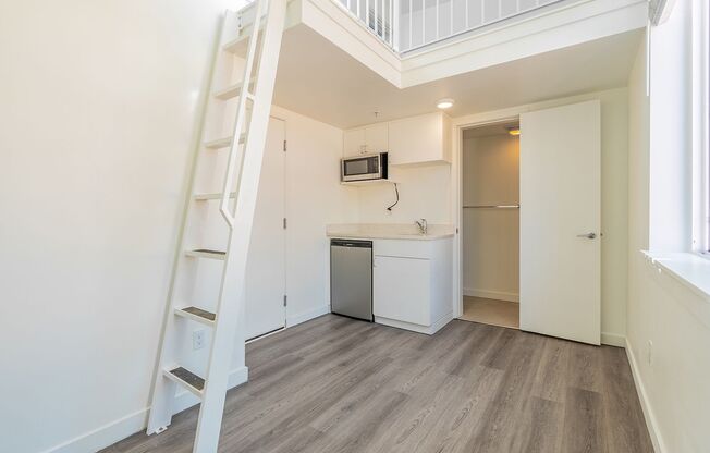 Modern Efficient Apartments in Prime Capitol Hill Location