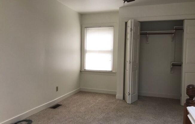 1 bed, 1 bath, $1,025, Unit B