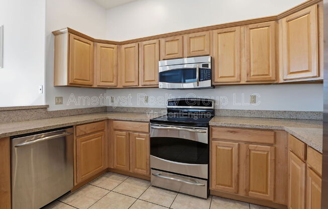 2 beds, 2 baths, 1,300 sqft, $2,600, Unit 1028