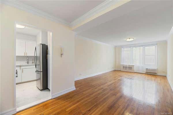 1 bed, 1 bath, 850 sqft, $2,400, Unit 6L