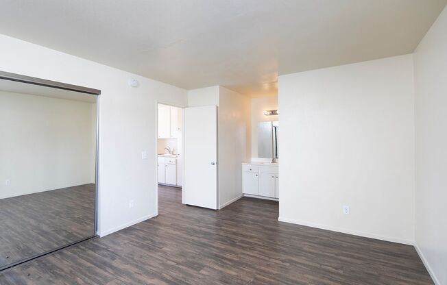 1 bed, 1 bath, 650 sqft, $1,695, Unit 04