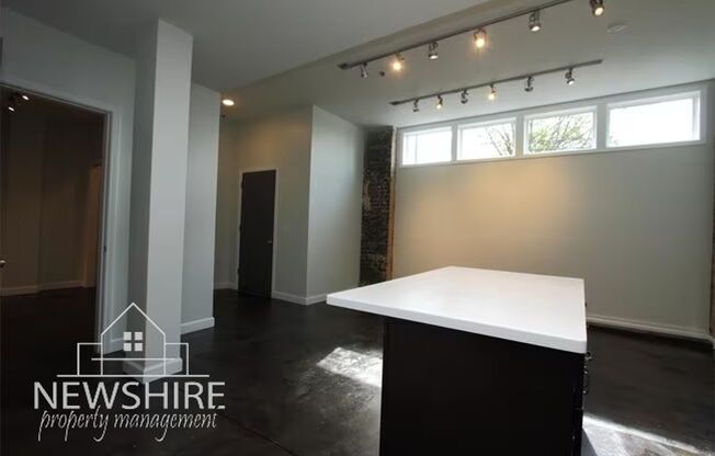 1 bed, 1 bath, 800 sqft, $1,150, Unit B