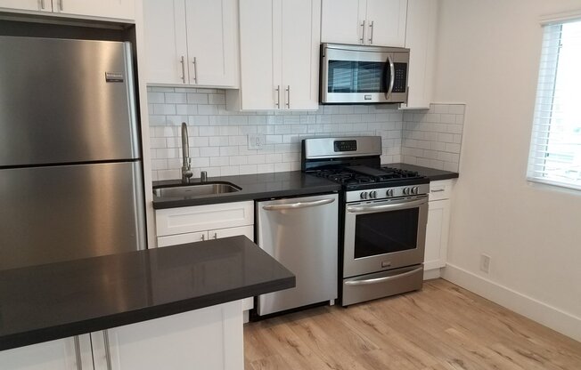 1 bed, 1 bath, 390 sqft, $2,295